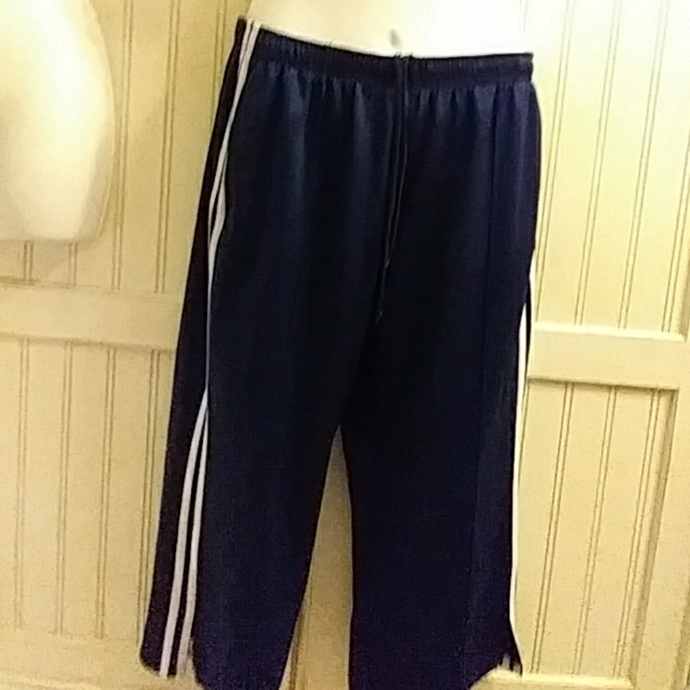 Women's athletic capris